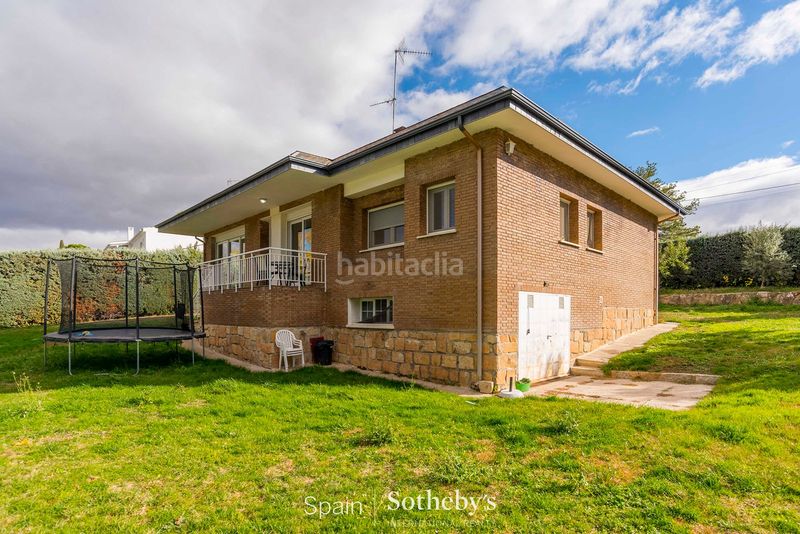 Foto f5e6b273-960a-4cf2-bc82-8c237dec9eb3. Casa amb calefacció aparcament piscina a Valdelagua