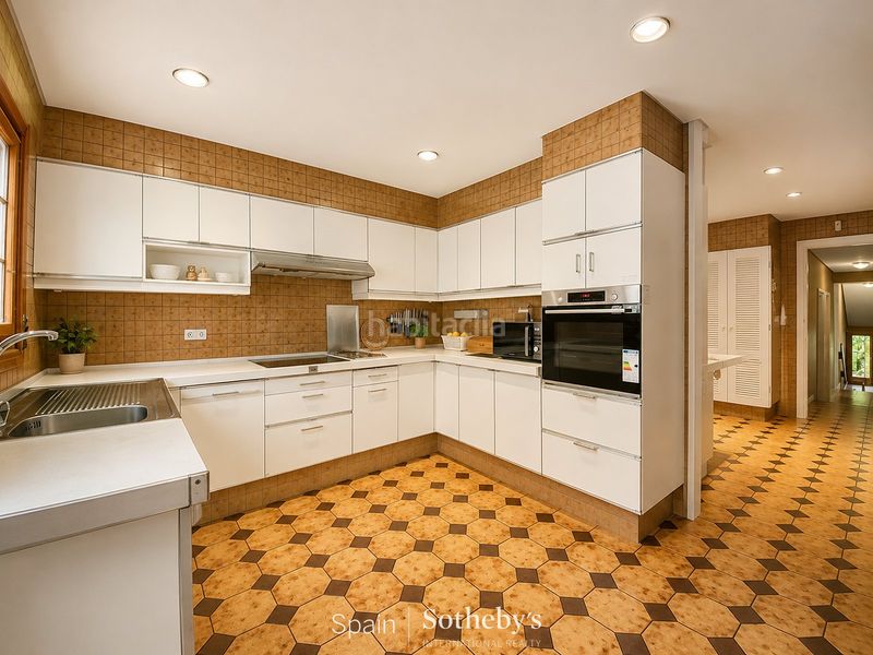 Foto 4a085711-9d67-4287-909e-d9fb61ab55d4. Casa amb aparcament a Hondarribia
