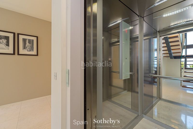 Foto a32a5406-a8aa-469d-9593-7d8f7ba91d31. Casa amb aparcament piscina a Mascarat Altea