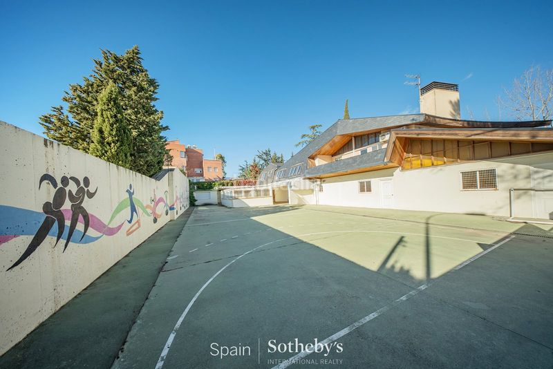 Foto e0dea35a-b202-476e-ba96-450741805865. Casa amb aparcament a Conde Orgaz - Piovera Madrid