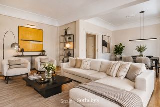 Apartamento  Calle de antonio acuña. Vivienda luminosa con balcón