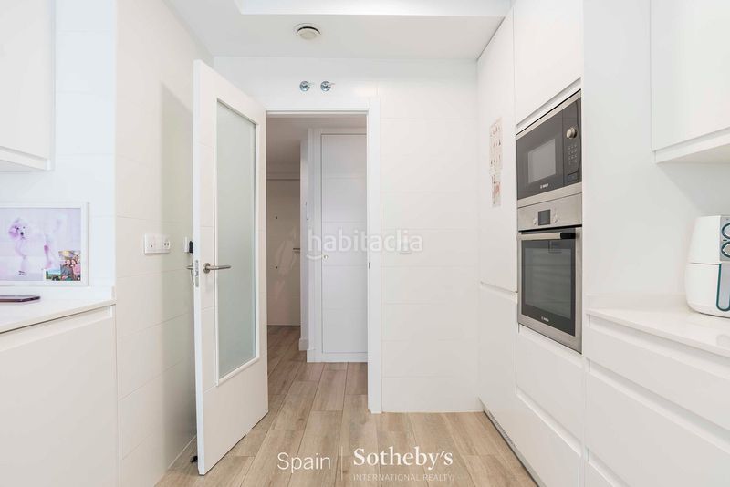 Foto b3f11aaa-ab4e-45b0-842b-d4f83928c843. Apartament amb calefacció aparcament piscina a Valdebebas - Valdefuentes Madrid