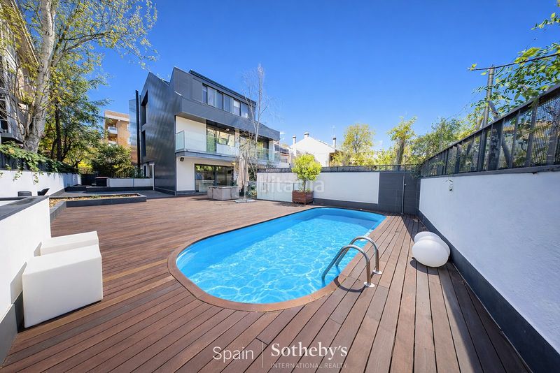 Foto 031d6e0f-214d-421e-be7d-d08e227e902a. Casa amb calefacció aparcament piscina a Nueva España Madrid