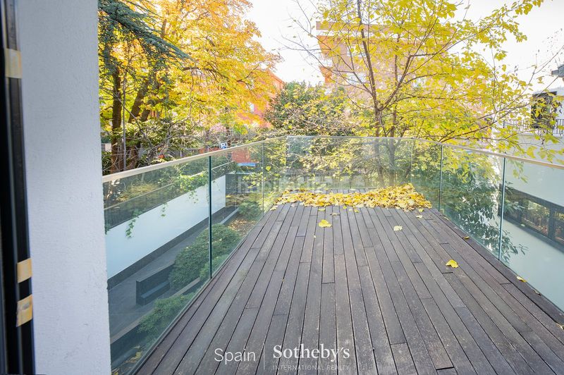 Foto 07777cfa-85bf-4f65-9ee1-8f9c1e4ed070. Casa amb calefacció aparcament piscina a Nueva España Madrid