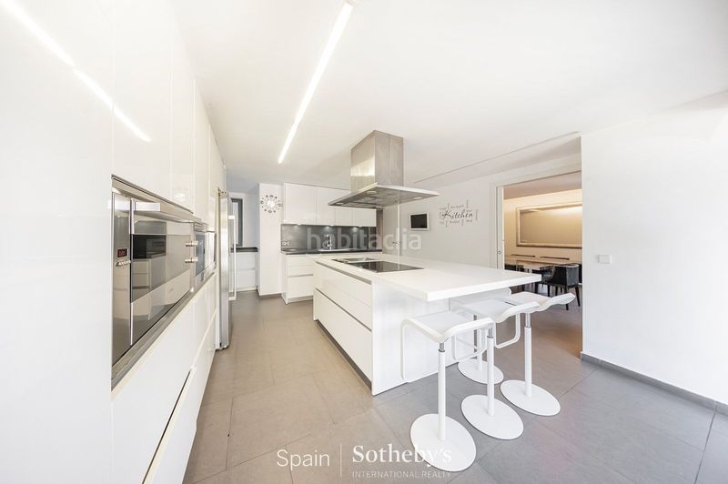 Foto 0ef761fd-9701-43d5-98a7-a477e36651d1. Casa amb calefacció aparcament piscina a Nueva España Madrid