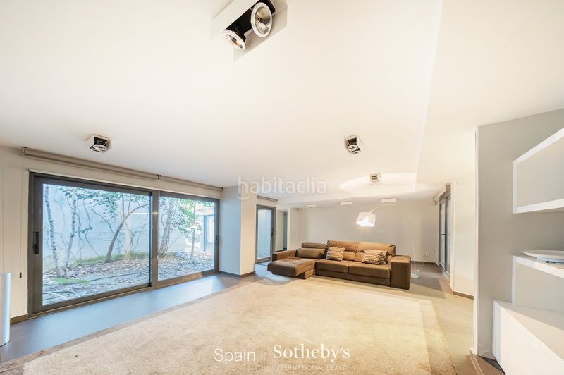 Foto 1323921f-f7b3-4284-a72f-7043ce9b358f. Casa amb calefacció aparcament piscina a Nueva España Madrid