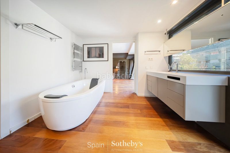 Foto 1712c161-b768-409f-8322-8df6fbae9b32. Casa amb calefacció aparcament piscina a Nueva España Madrid