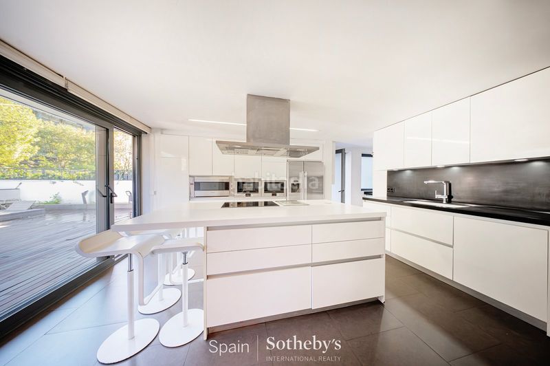 Foto 1af6d6ed-3195-429c-a1a5-c3282dde0d1c. Casa amb calefacció aparcament piscina a Nueva España Madrid