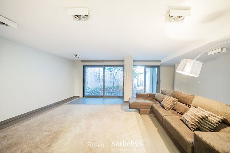 Foto 202bdadb-ebfb-4683-b13b-73797828af33. Casa amb calefacció aparcament piscina a Nueva España Madrid