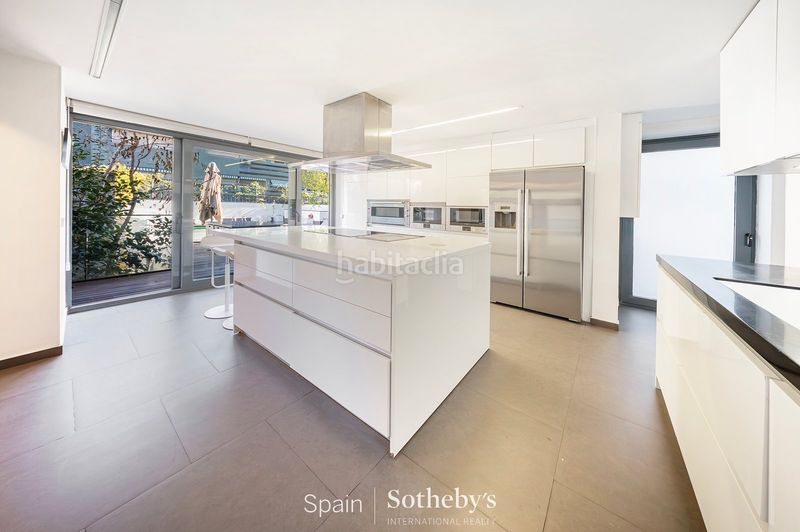 Foto 2cad2b3b-0353-44f8-868b-d46e0f6c2177. Casa amb calefacció aparcament piscina a Nueva España Madrid