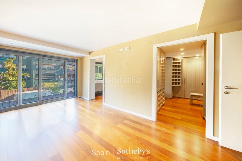 Foto 2f2e1071-dc69-4318-a3f5-b91045b3beea. Casa amb calefacció aparcament piscina a Nueva España Madrid