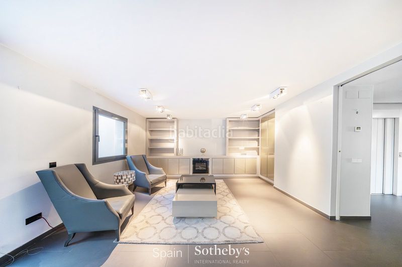 Foto 31ad90aa-fc5f-487f-a632-846f208aaee3. Casa amb calefacció aparcament piscina a Nueva España Madrid