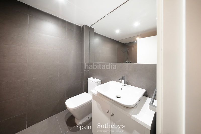 Foto 48a6f806-8d54-4f06-96b6-8ac76961e06c. Casa amb calefacció aparcament piscina a Nueva España Madrid