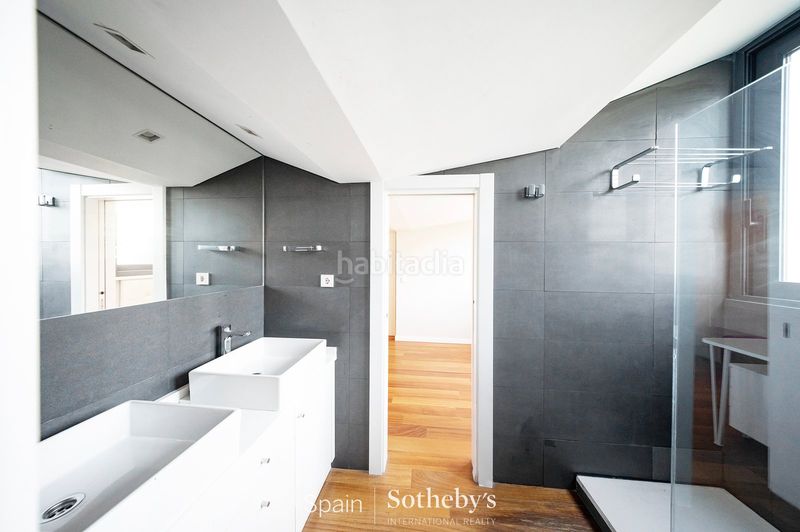 Foto 598dd820-3b65-4137-8152-43b04a2a022e. Casa amb calefacció aparcament piscina a Nueva España Madrid