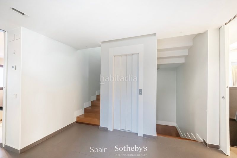 Foto 66644b1d-78e9-4109-acde-1237417f2e6b. Casa amb calefacció aparcament piscina a Nueva España Madrid