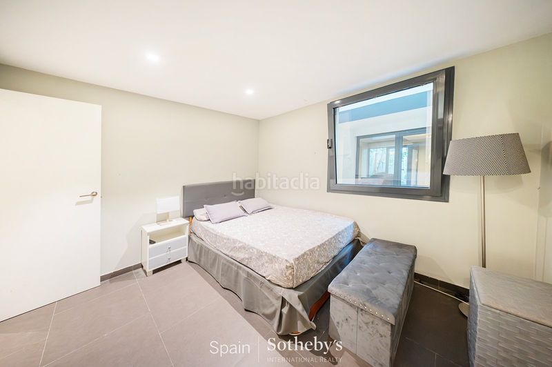 Foto 7d755f33-eff7-4017-ba37-933eda623b35. Casa amb calefacció aparcament piscina a Nueva España Madrid