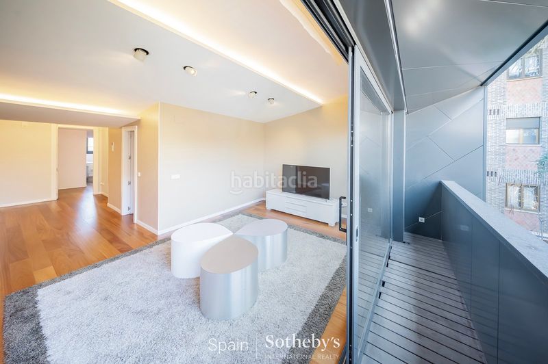 Foto 8e521397-438e-4c5d-b608-a7b822ce8d00. Casa amb calefacció aparcament piscina a Nueva España Madrid