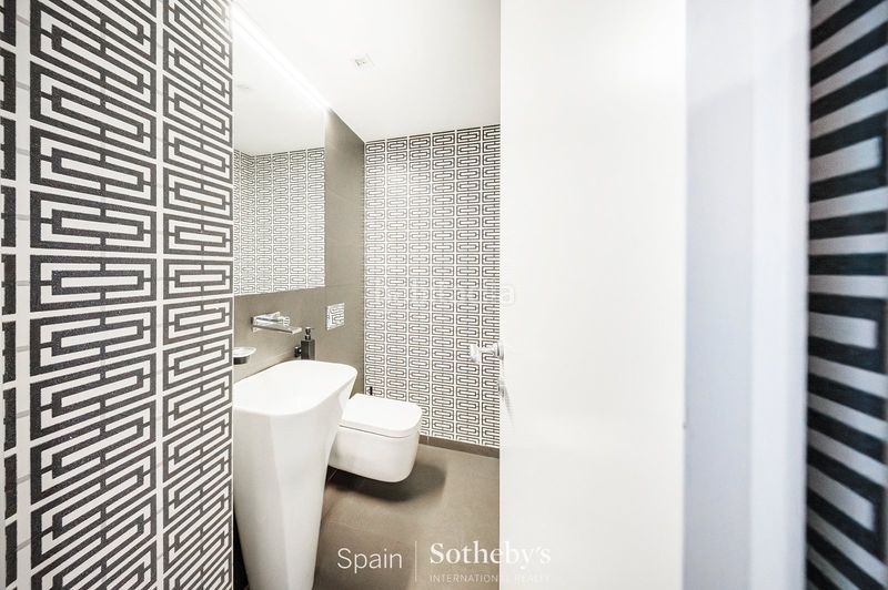 Foto 9448c00f-93c6-4d7c-9bd3-8d2542e954a2. Casa amb calefacció aparcament piscina a Nueva España Madrid