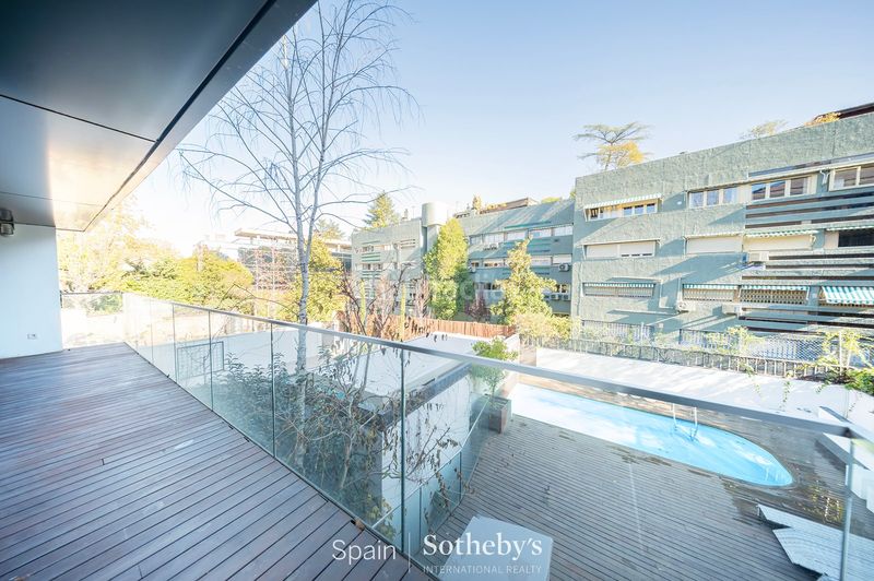 Foto 99ae12a7-f2d5-4292-b2a0-993bcee8f063. Casa amb calefacció aparcament piscina a Nueva España Madrid