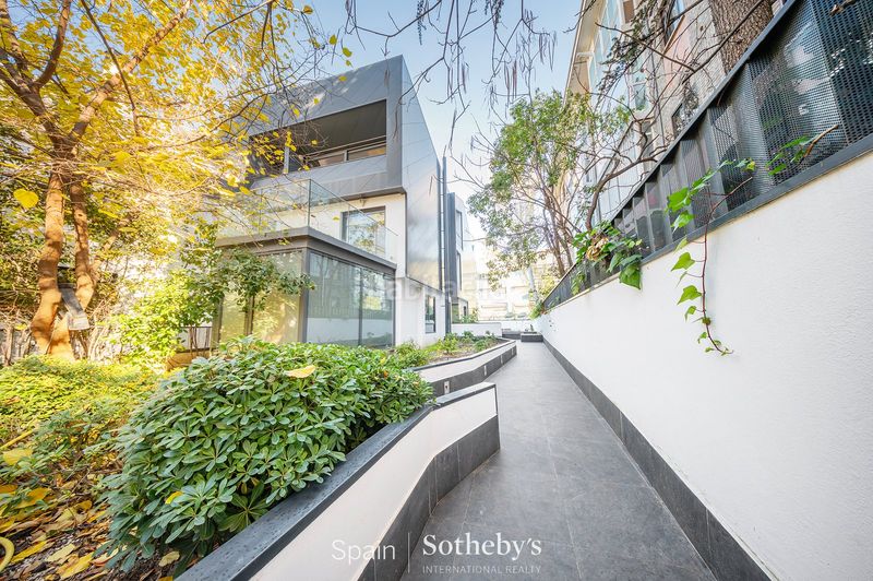 Foto e8bb169c-bb76-47ae-85d9-dcc4cd574255. Casa amb calefacció aparcament piscina a Nueva España Madrid