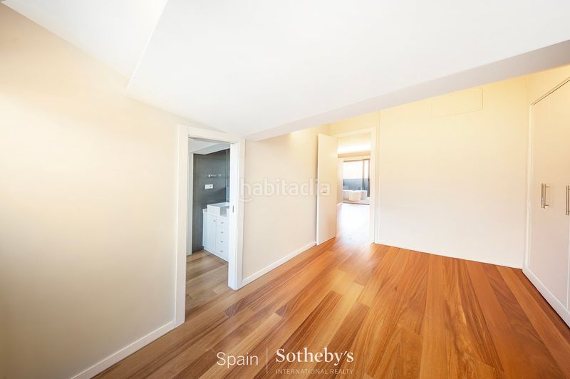 Foto f131015e-c5c0-4fcf-986c-d9f7e06c9d72. Casa amb calefacció aparcament piscina a Nueva España Madrid