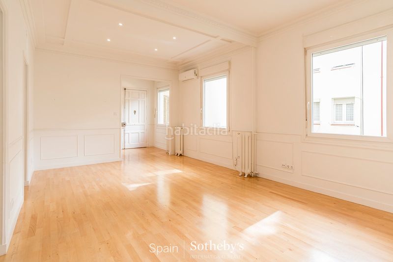 Foto 0d20c2f8-f102-4501-bf00-83bf9f05ff57. Lloguer apartament amb calefacció aparcament a Almagro Madrid