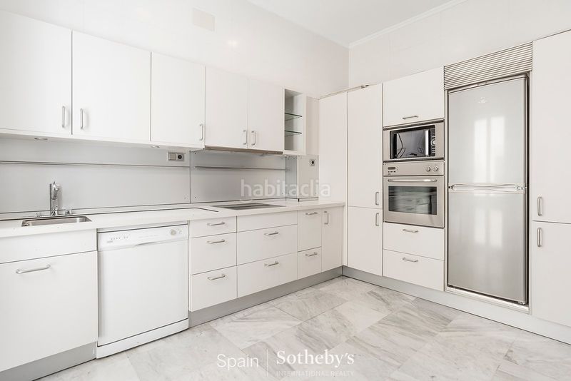Foto c1f4b7c3-ee73-4e07-9759-6721f342341d. Lloguer apartament amb calefacció aparcament a Almagro Madrid
