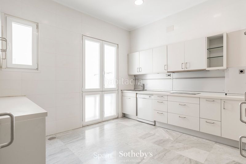 Foto ca3c9098-9abf-40cc-895b-202eb50fbf56. Lloguer apartament amb calefacció aparcament a Almagro Madrid