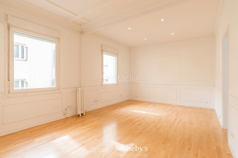 Foto d1b36460-adf3-4d7a-896b-ba7768bff3d2. Lloguer apartament amb calefacció aparcament a Almagro Madrid