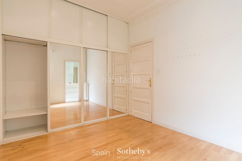 Foto d81307fc-fa00-4ede-8dee-7c584affe900. Lloguer apartament amb calefacció aparcament a Almagro Madrid