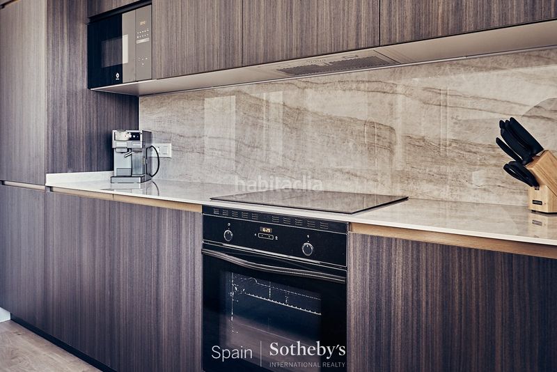 Foto 37157379-51d4-4568-b45d-4f32bcb60706. Apartament amb aparcament a Ibiza Madrid