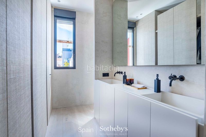 Foto b618b175-020b-473a-ae32-2de52293f85b. Apartament amb calefacció a Almagro Madrid