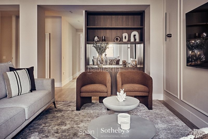 Foto c9c7e92e-dfae-40ca-8295-ee2eb3b431a3. Apartament amb aparcament a Lista Madrid