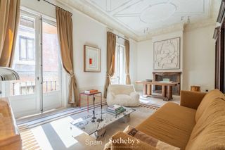 Apartament a Corredera Baja de San Pablo