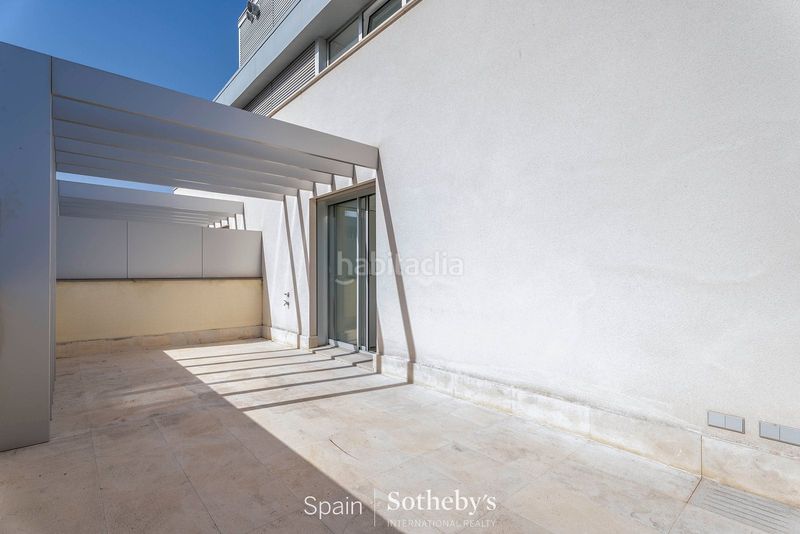 Foto 25ff434f-2cb6-40e9-b9e7-3d1064834c6d. Casa aparellada amb calefacció aparcament piscina a Madrid