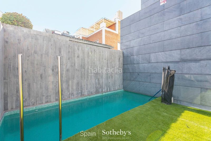 Foto 4dae4ad6-6cf7-4547-b7d5-78225ed1daa2. Casa aparellada amb calefacció aparcament piscina a Madrid