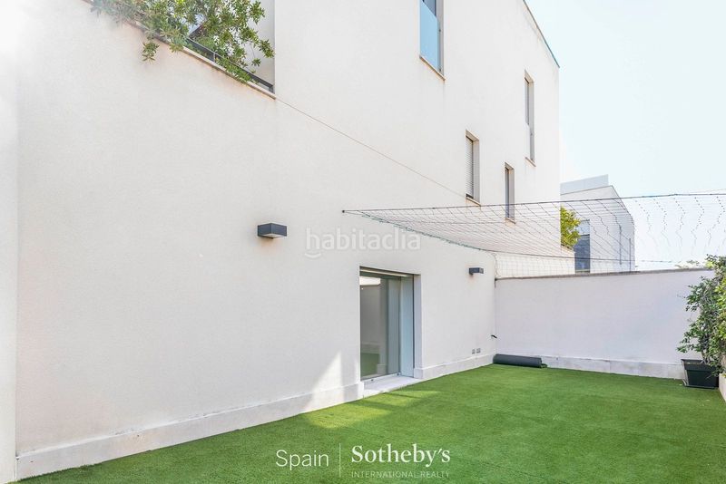 Foto ba8562e4-8164-4eb7-bb5c-49ec4a8e950b. Casa aparellada amb calefacció aparcament piscina a Madrid