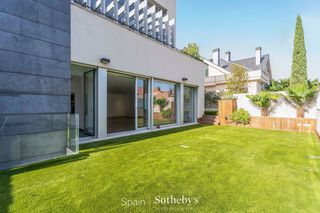 Affitto Casa bifamiliare in Canillas. Adosado moderno en hortaleza, madrid con piscina y jardín