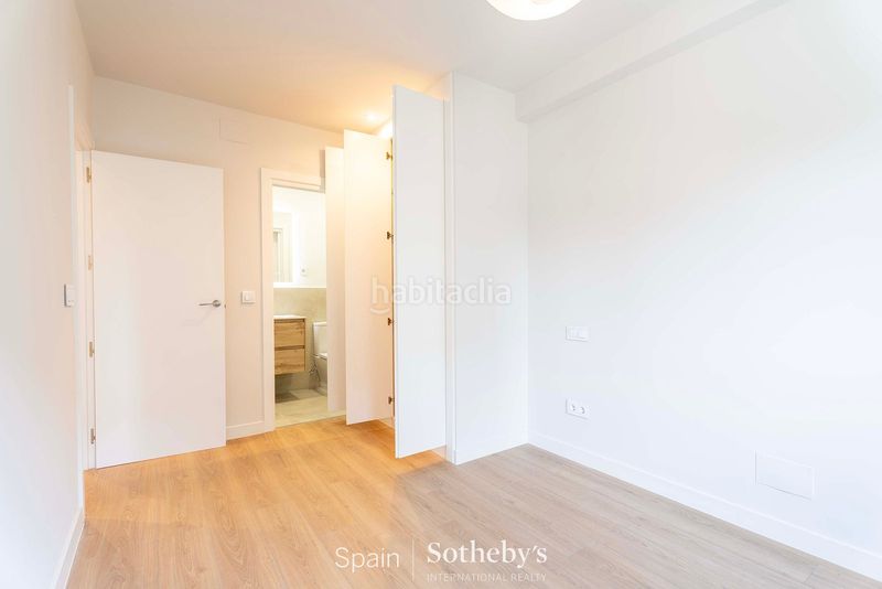 Foto def1fe9c-ca33-467e-99cb-1a9fab1c825c. Piccolo appartamento con riscaldamento parcheggio in Madrid