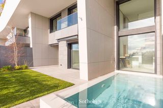 Affitto Piccolo appartamento  Avenida de luis garcía cereceda. Residencia dúplex de lujo con jardín y piscina privada frente al