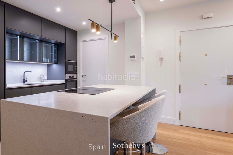 Foto 086d4cee-e540-4ea0-942f-2b12ba615f0e. Apartament amb calefacció aparcament a Argüelles Madrid
