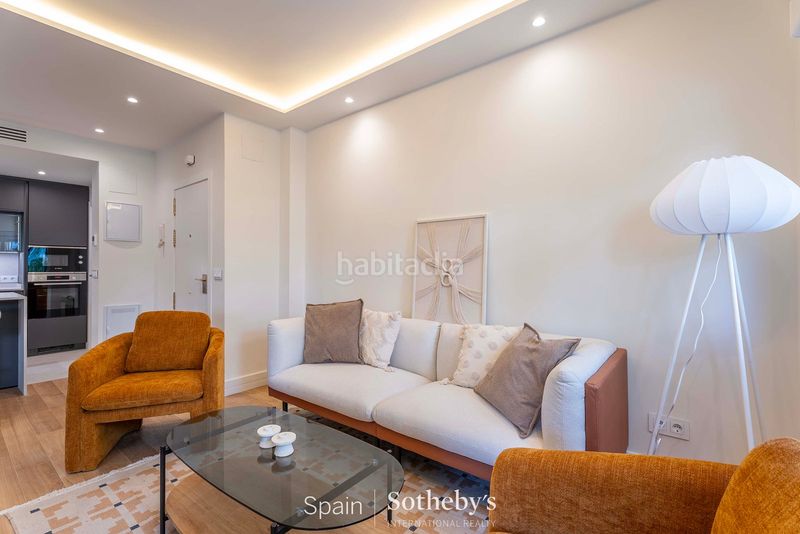 Foto 2a4459d6-ab55-4f3b-9c1d-707f3e32bec7. Apartament amb calefacció aparcament a Argüelles Madrid