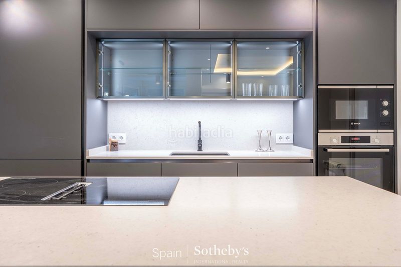 Foto 2f8a071f-b2ee-42eb-b769-3bd9e2792602. Apartament amb calefacció aparcament a Argüelles Madrid