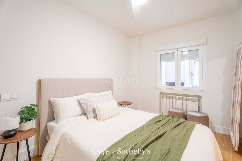 Foto 5d8fe025-5a05-4324-8791-8323425e73f7. Apartament amb calefacció aparcament a Argüelles Madrid
