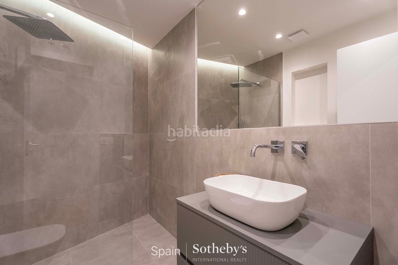 Foto 855d4c4c-c4ba-4149-9788-f6eea175d360. Apartament amb calefacció aparcament a Argüelles Madrid