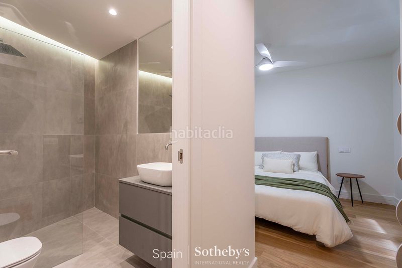 Foto 9baa2418-e09b-4f99-9464-9954cd99404d. Apartament amb calefacció aparcament a Argüelles Madrid