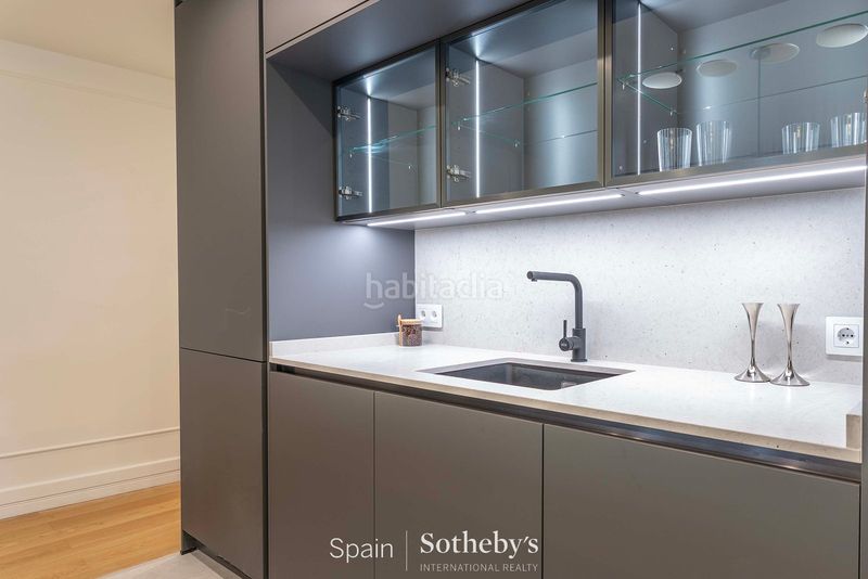 Foto ae6b0611-2d21-464c-a648-16277d81c83a. Apartament amb calefacció aparcament a Argüelles Madrid