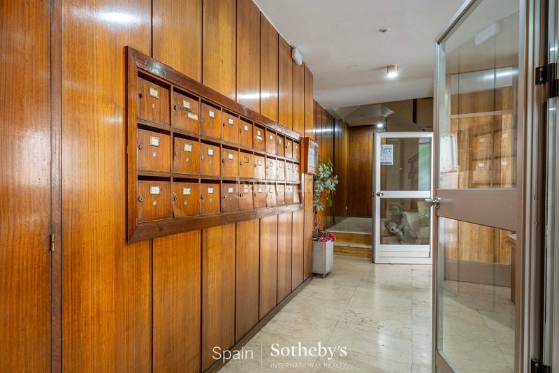Foto e1e89513-570b-4a93-8de8-4a170810f413. Apartament amb calefacció aparcament a Argüelles Madrid
