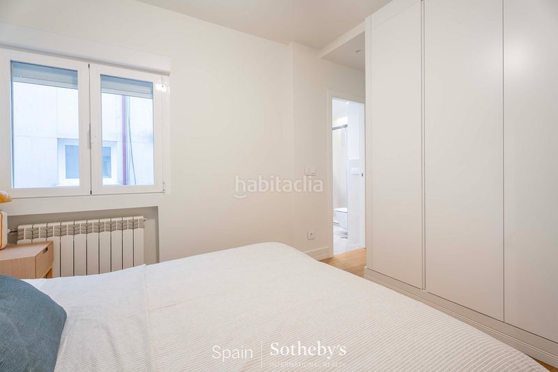 Foto f45d70d4-2a12-4e2b-8ed6-b731a25405af. Apartament amb calefacció aparcament a Argüelles Madrid