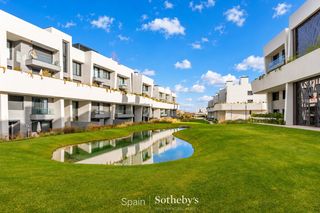 Lloguer Apartament  Avenida de luis garcía cereceda. Piso triple de alto standing frente a campo de golf con terraza
